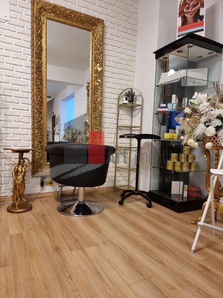 Bucurestii noi, 0% comision, spatiu comercial dotat salon de inchiriat